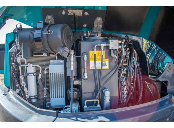 Midiexcavator SUNWARD 60 uf DISPONIBIL PENTRU INCHIRIERE de vanzare